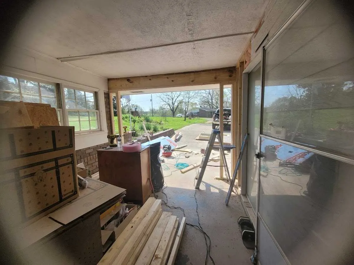 Air movers and dehumidifier for Drying & Dehumidification in Sycamore